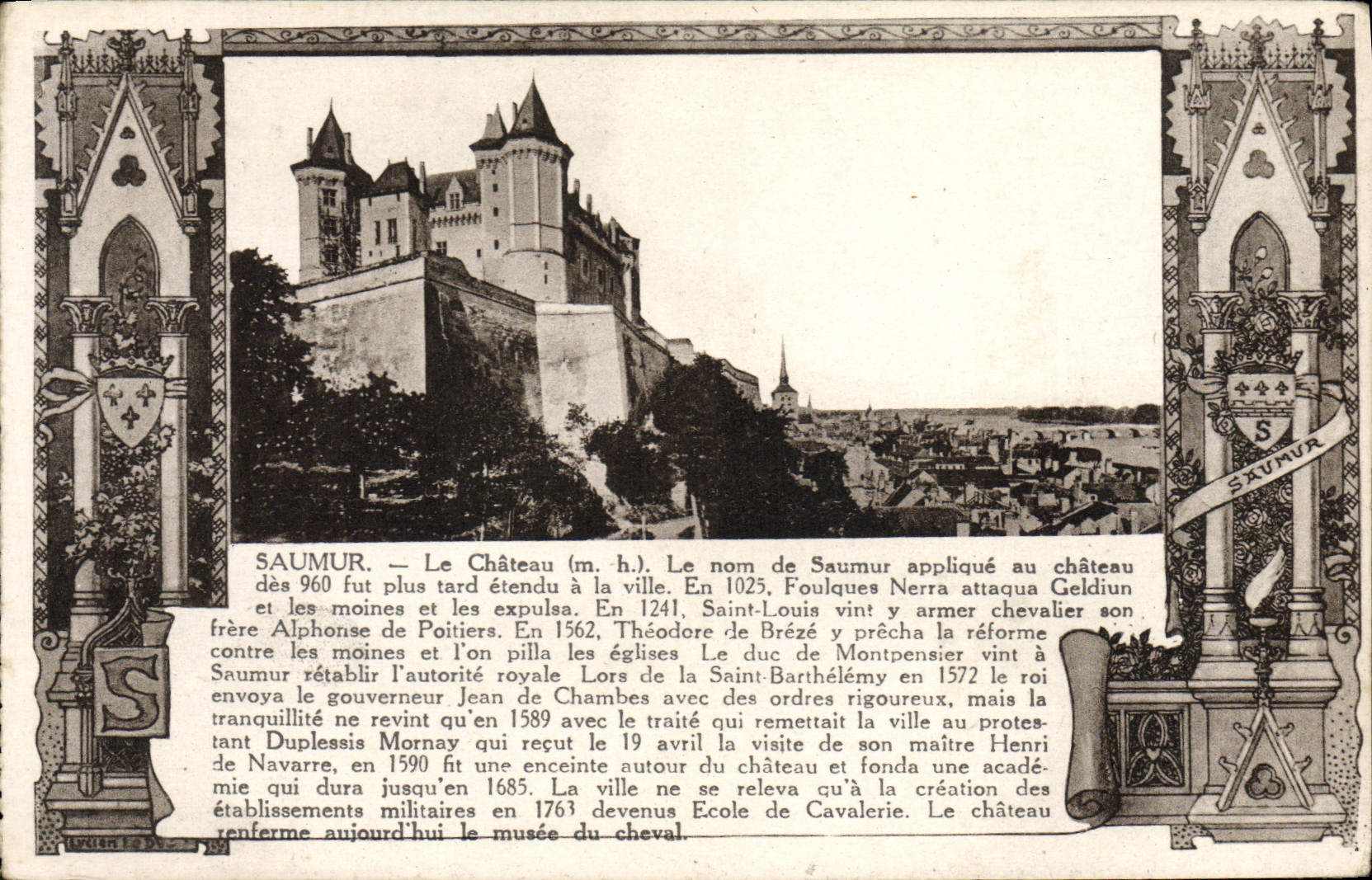 VINTAGE POSTCARD Saumer the Castle