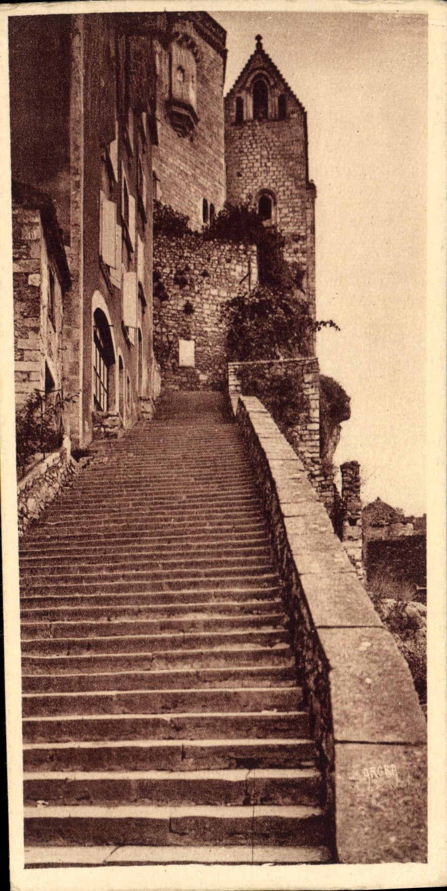 VINTAGE POSTCARD Rocamadour the Large Staircase