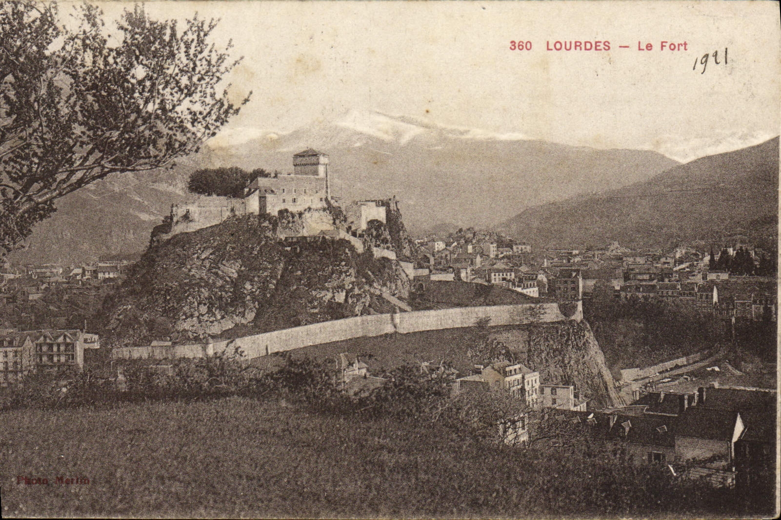 Pesado de la POSTAL de la VENDIMIA Fort