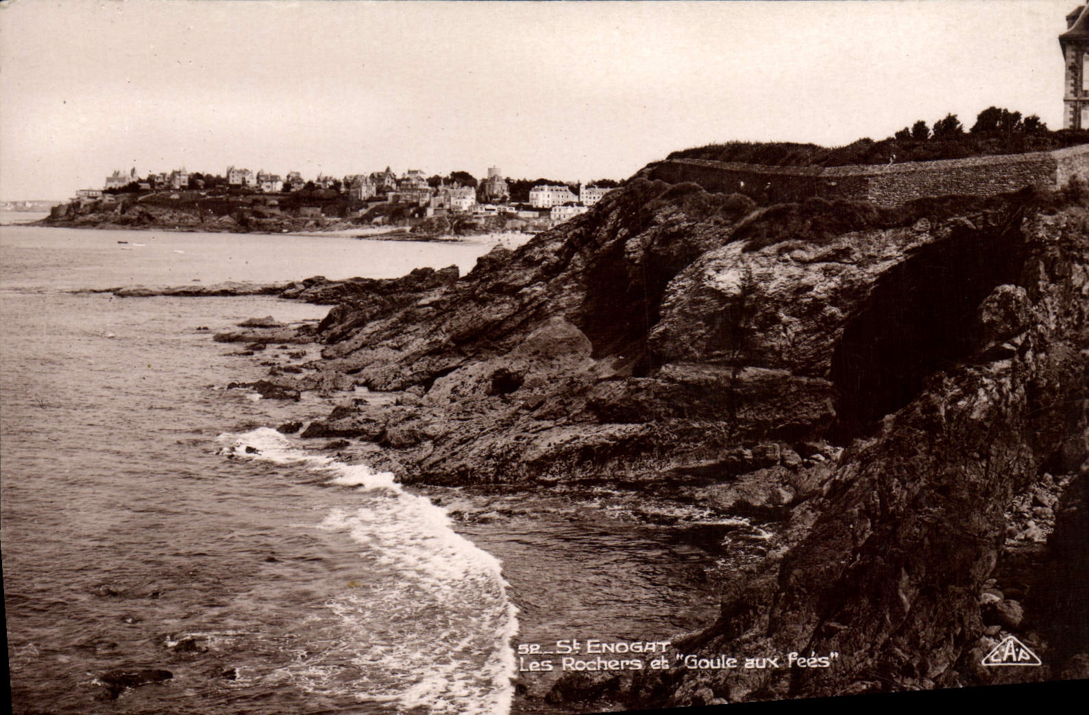 CPA St Enogat Les Rochers Et Goule Aux Fees