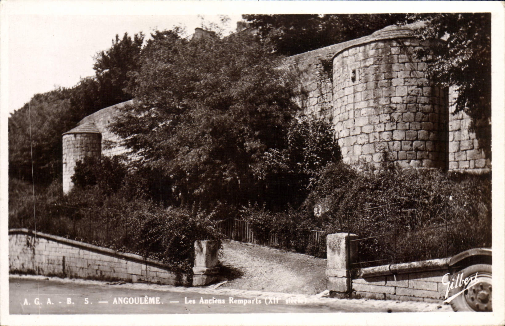 VINTAGE POSTCARD Angouleme Old Remparls