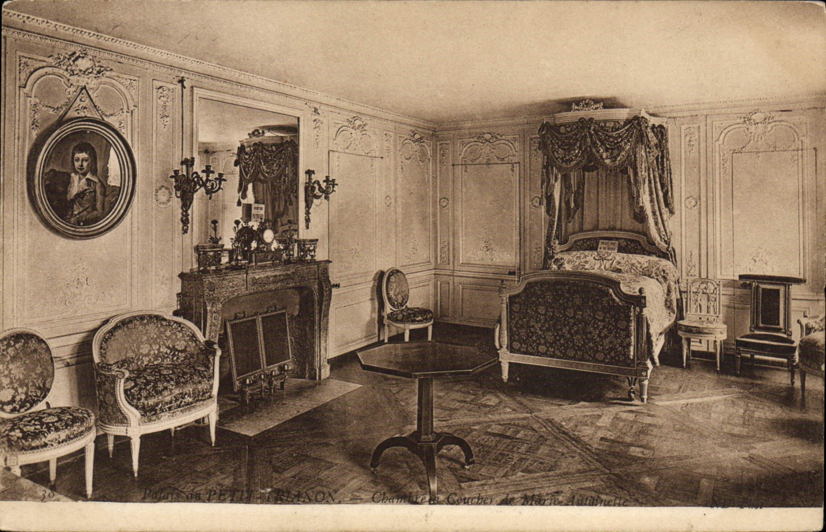 VINTAGE POSTCARD Versailles Palais of Small Trianon Chambre has to sleep of Marie Antoinette