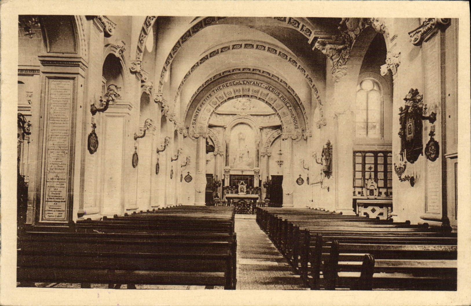 CPA Lisieux La chapelle des Carmelites de Lisieux
