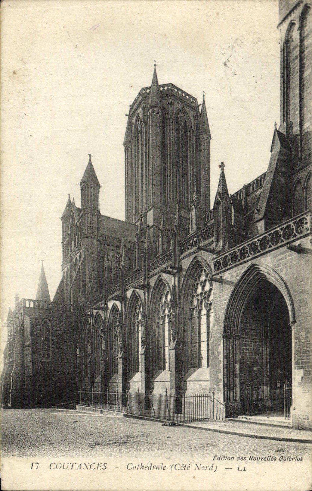 CPA Coutances Cathedrale