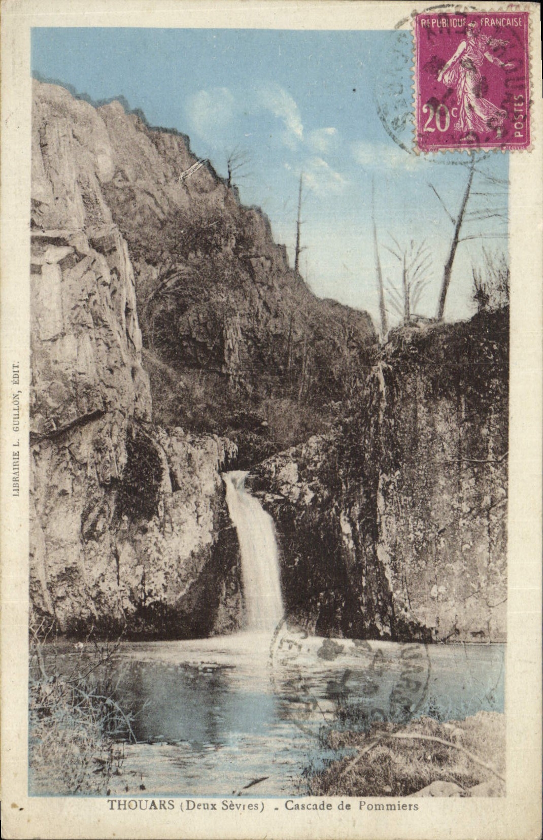 VINTAGE POSTCARD Thouars Cascades Of Apple trees