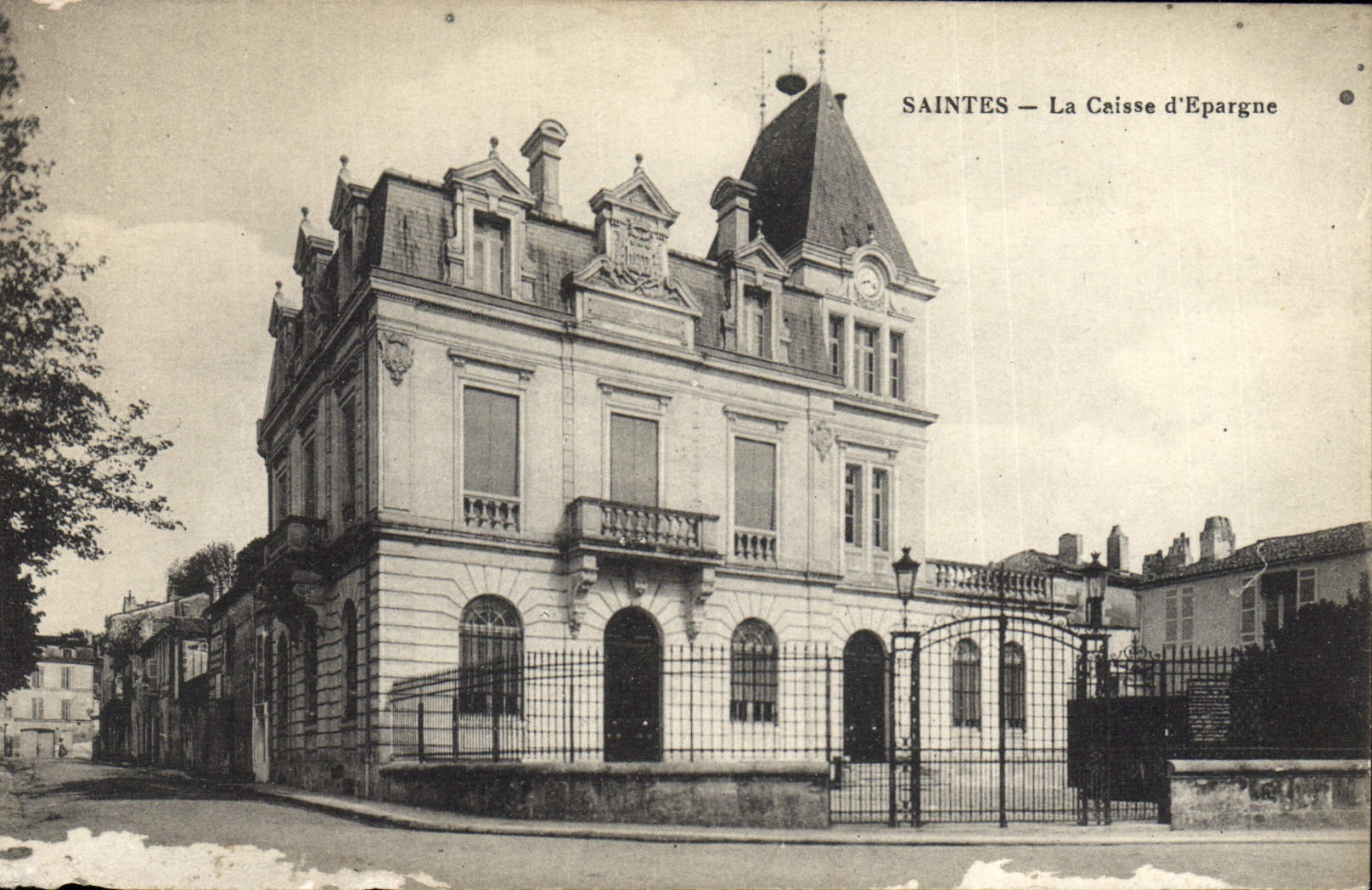 CPA Saintes La Caisse D'Epargne