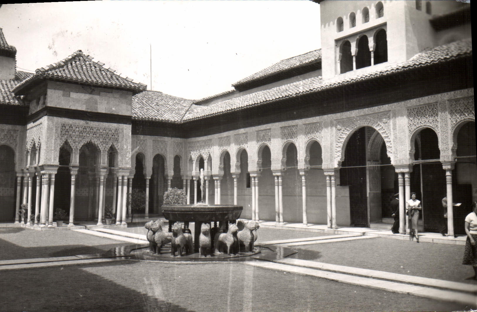 CPM Granada Alhambra Patio de los leones