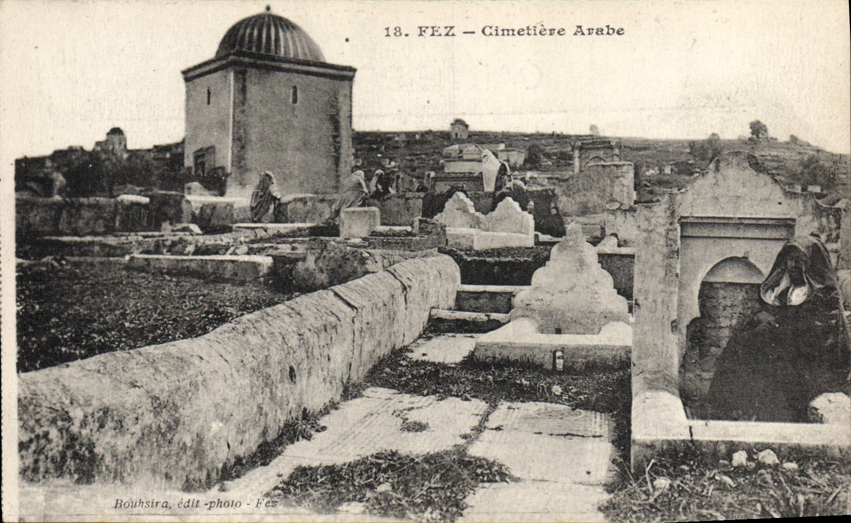 VINTAGE POSTCARD Arab Fez Cimetlere