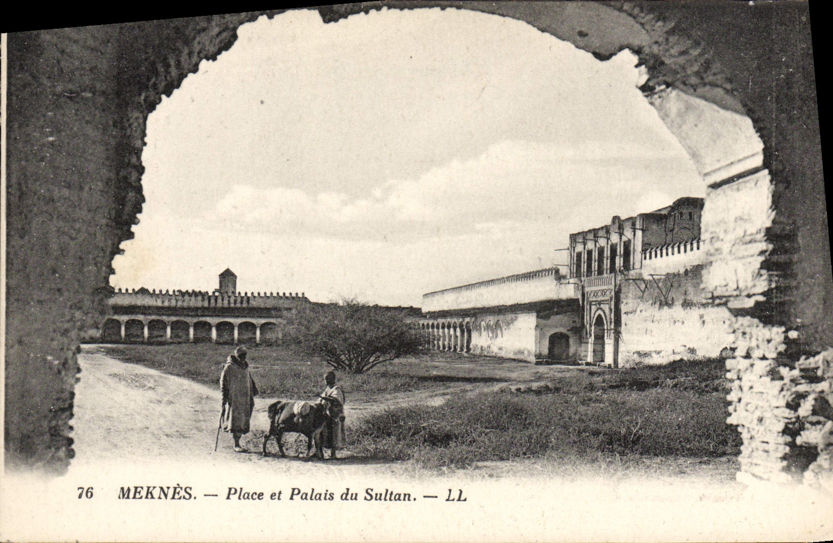 VINTAGE POSTCARD Meknes Places And Palate Of the Sultan