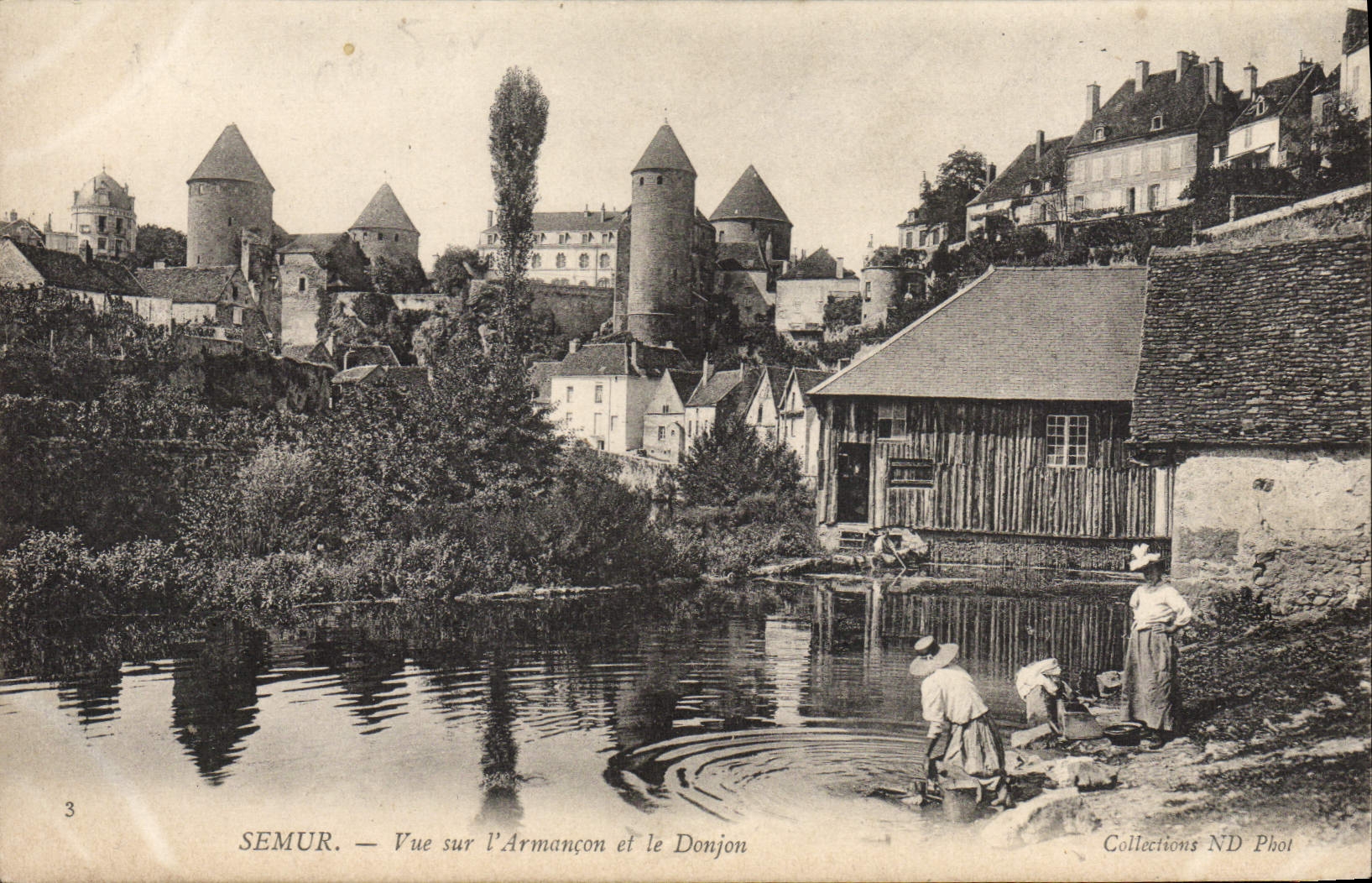 CPA Semur Vue Sur L'Armancon Et Le Donjon Lavandieres