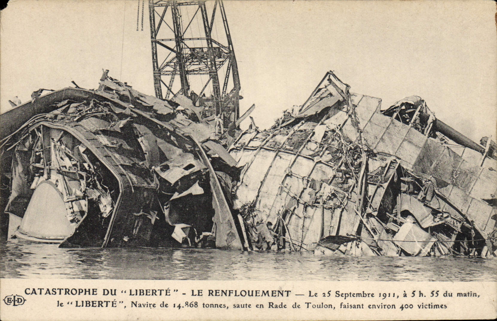 CPA Bateau Catastrophe du Liberte Le renflouement 