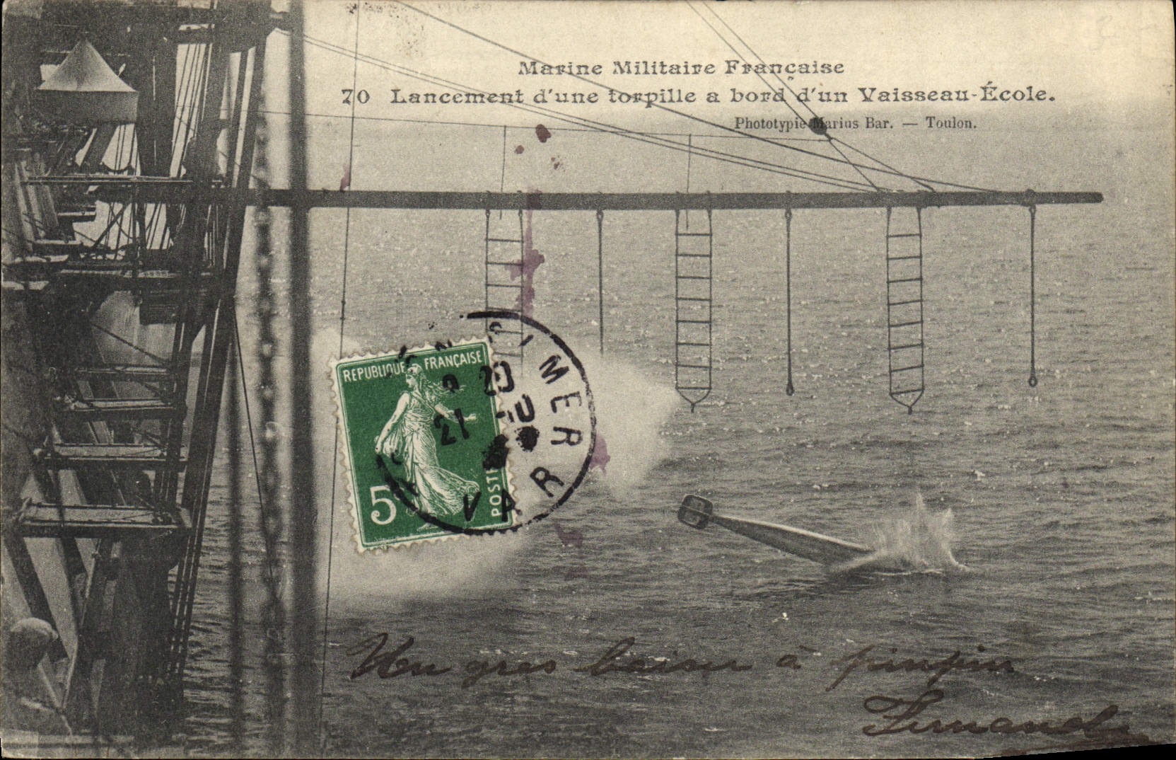 VINTAGE POSTCARD Bateau Launching of a torpedo has edge of the Ecole vessel
