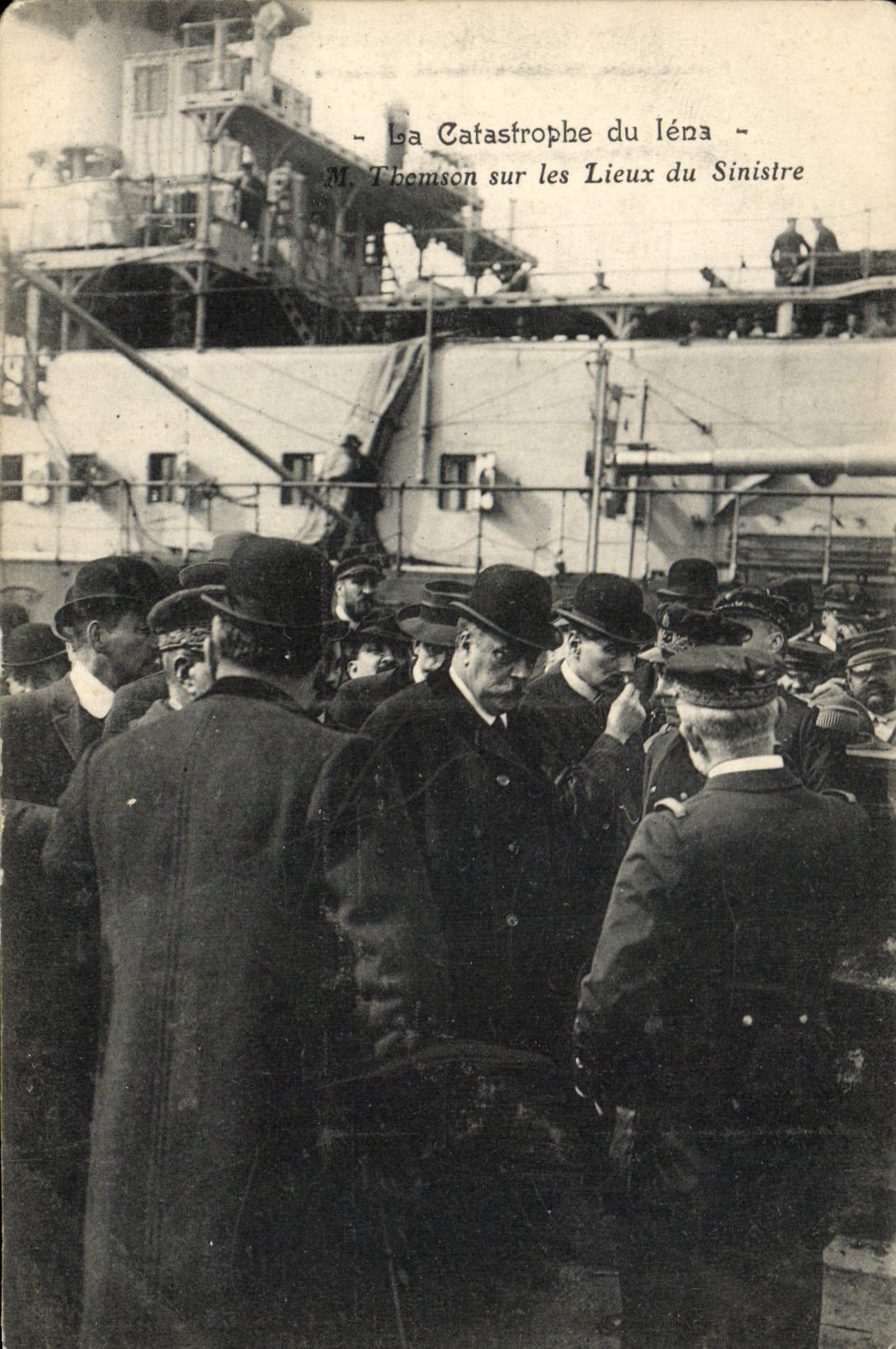 CPA Bateau Catastrophe du Iena M thomson sur les lieux du sinistre