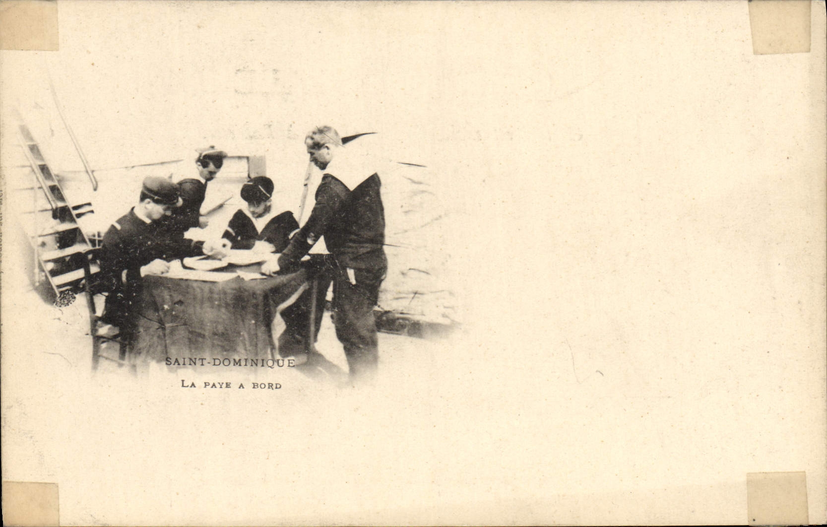 CPA Bateau Saint Dominique La paye a bord