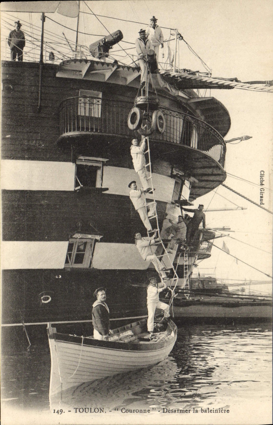 VINTAGE POSTCARD Bateau Toulon Crowns To disarm the whale-boat