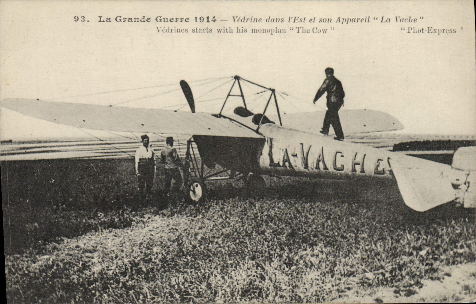 CPA Avion Aviation Vedrine dans l'Est et son appareil La vache 