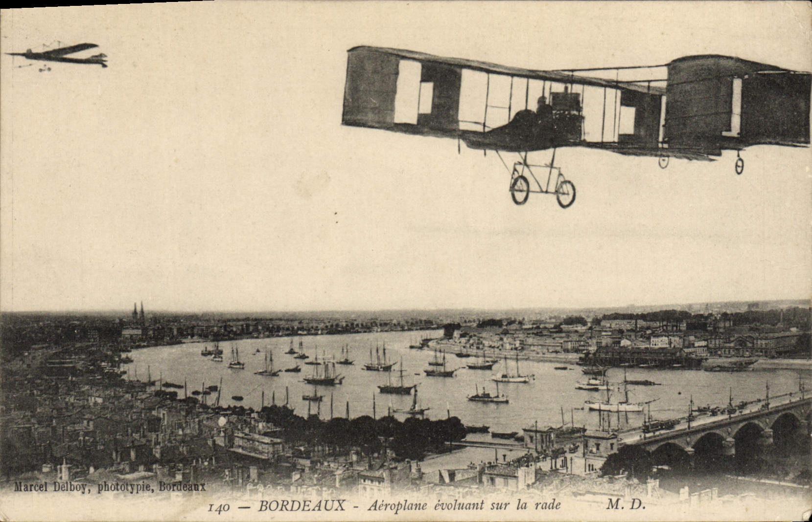 VINTAGE POSTCARD Plane Aviation Bordeaux Airplane evolving/moving on the roads