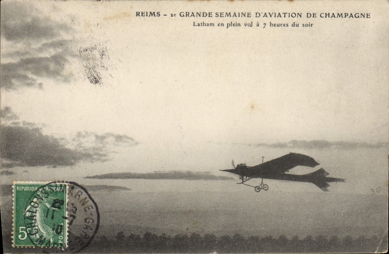 CPA Avion Aviation Reims 2eme Grande semaine d'aviation de Champagne Latham en plein vol a 7 heures du soir 