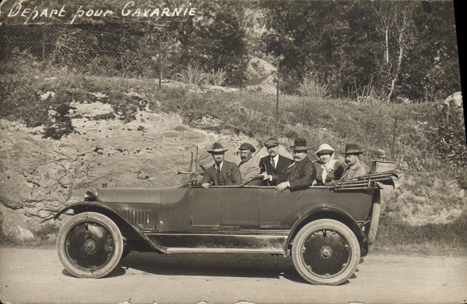 CPA Automobile Depart pour Gavarnie 