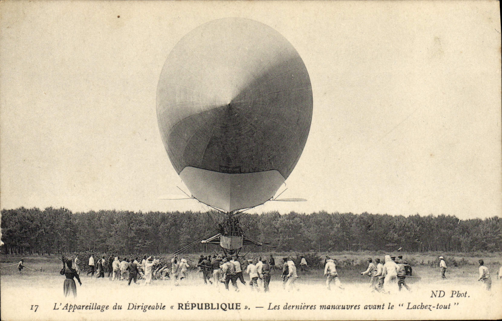 República del equipo del dirigible del zepelín de la aviación de la POSTAL de la VENDIMIA las operaciones pasadas antes del lanzamiento todas