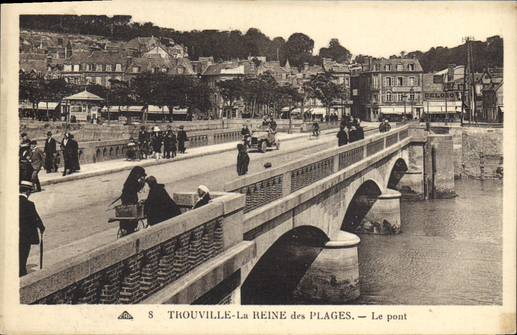 POSTAL Trouville de la VENDIMIA la reina de las playas el puente