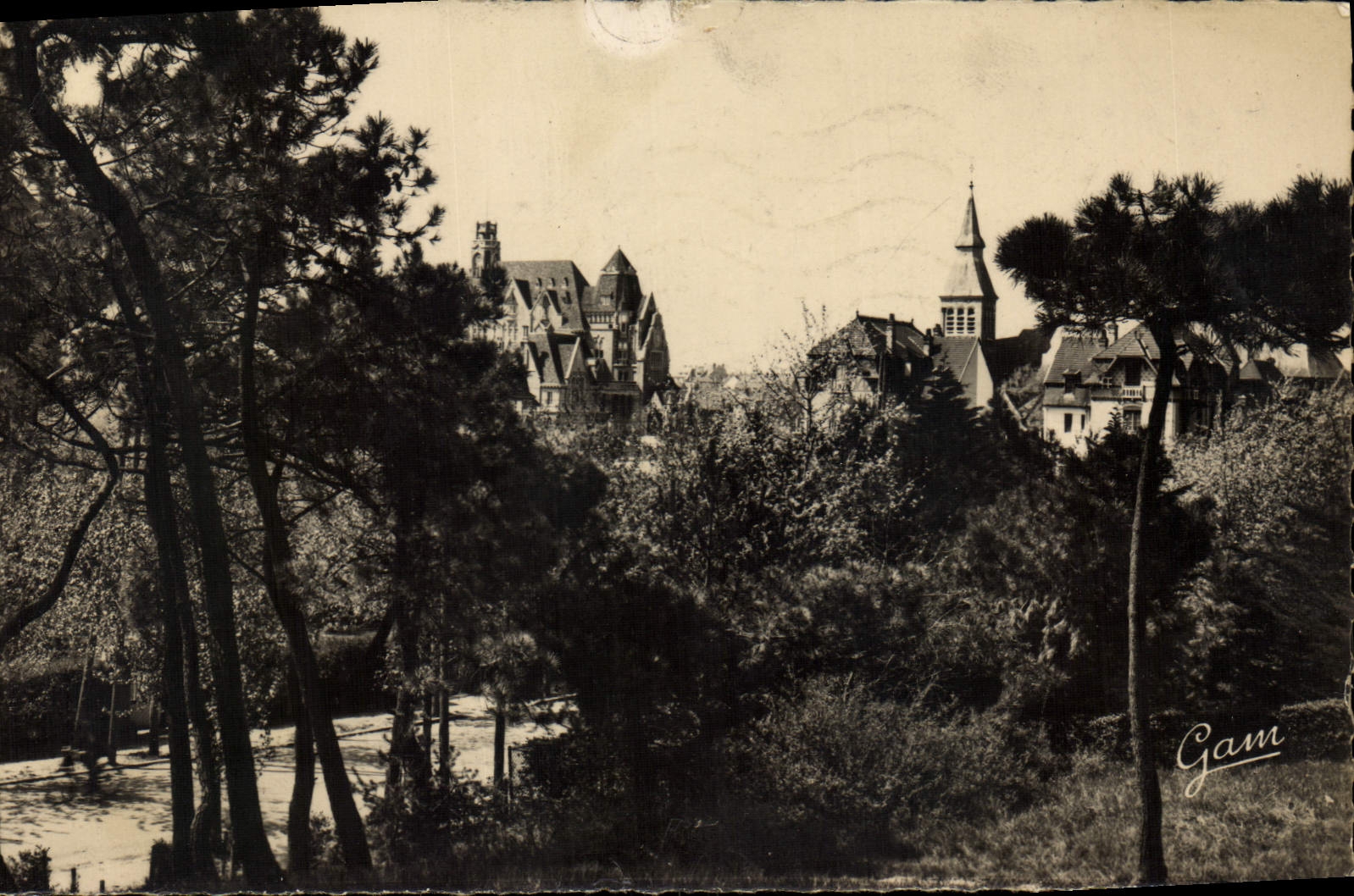 MODERN CARD Touquet Paris Beach the town hall and the church seen of the drill