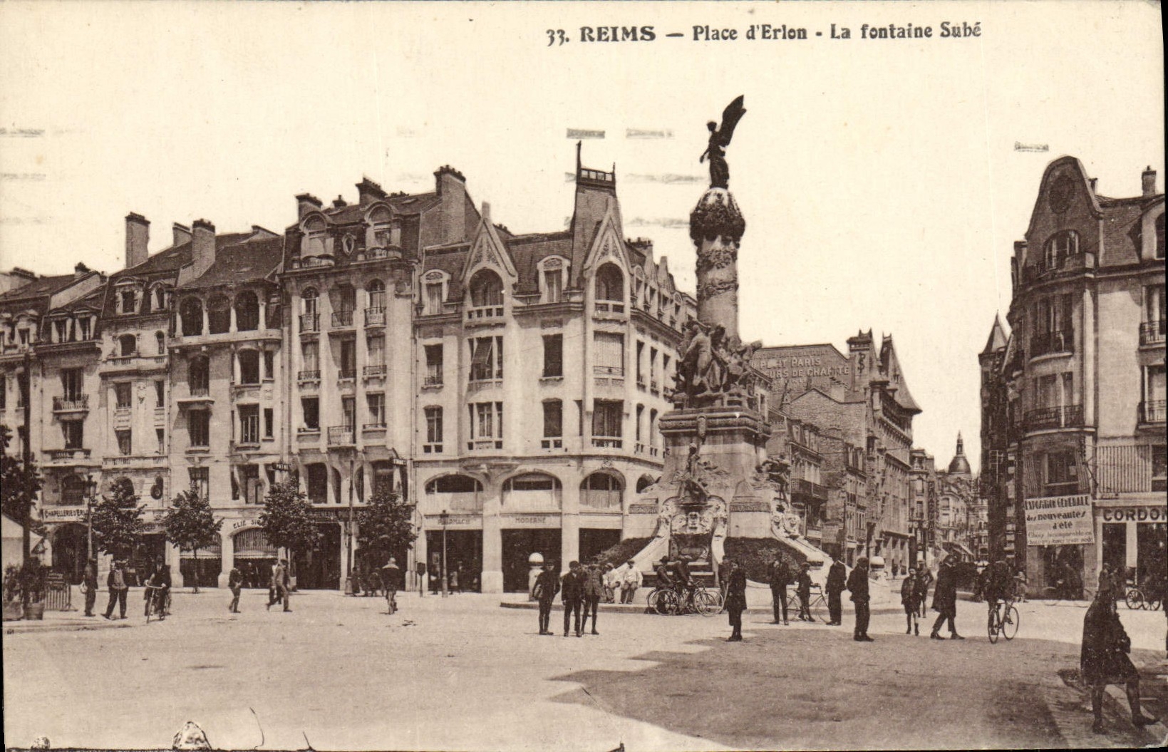 CPA Reims Place d'Erion la fontaine Sube 