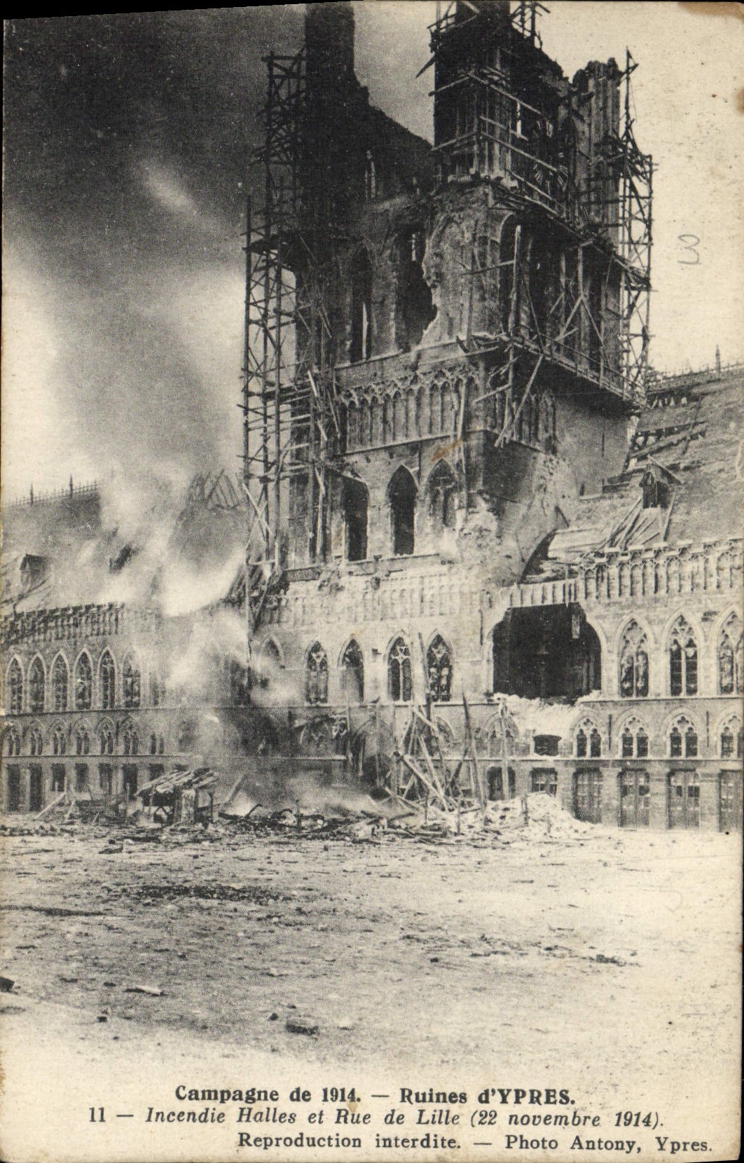 La POSTAL Campagne de la VENDIMIA de las ruinas D Ypres fija el fuego a los mercados y la calle de Lille