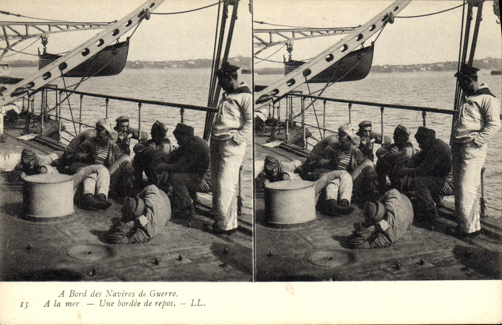 VINTAGE POSTCARD Bateau has edge of the warships To the sea a broadside of rest
