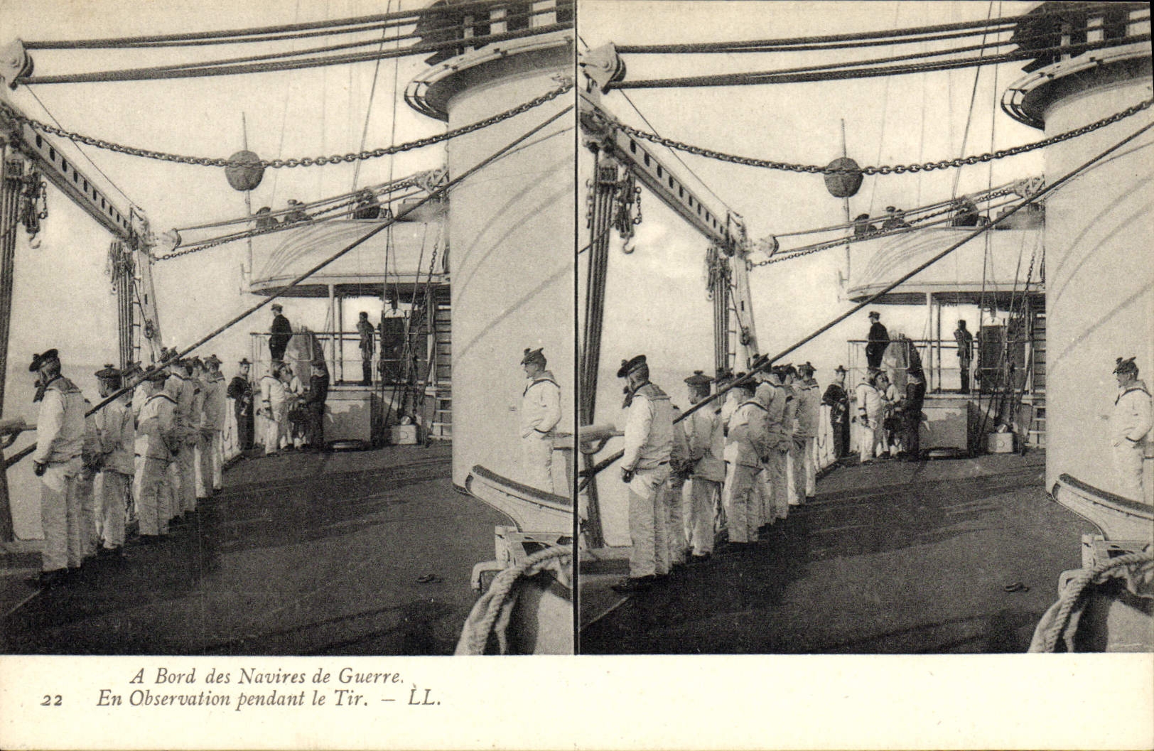 VINTAGE POSTCARD Bateau has edge of the warships In observation during the shooting