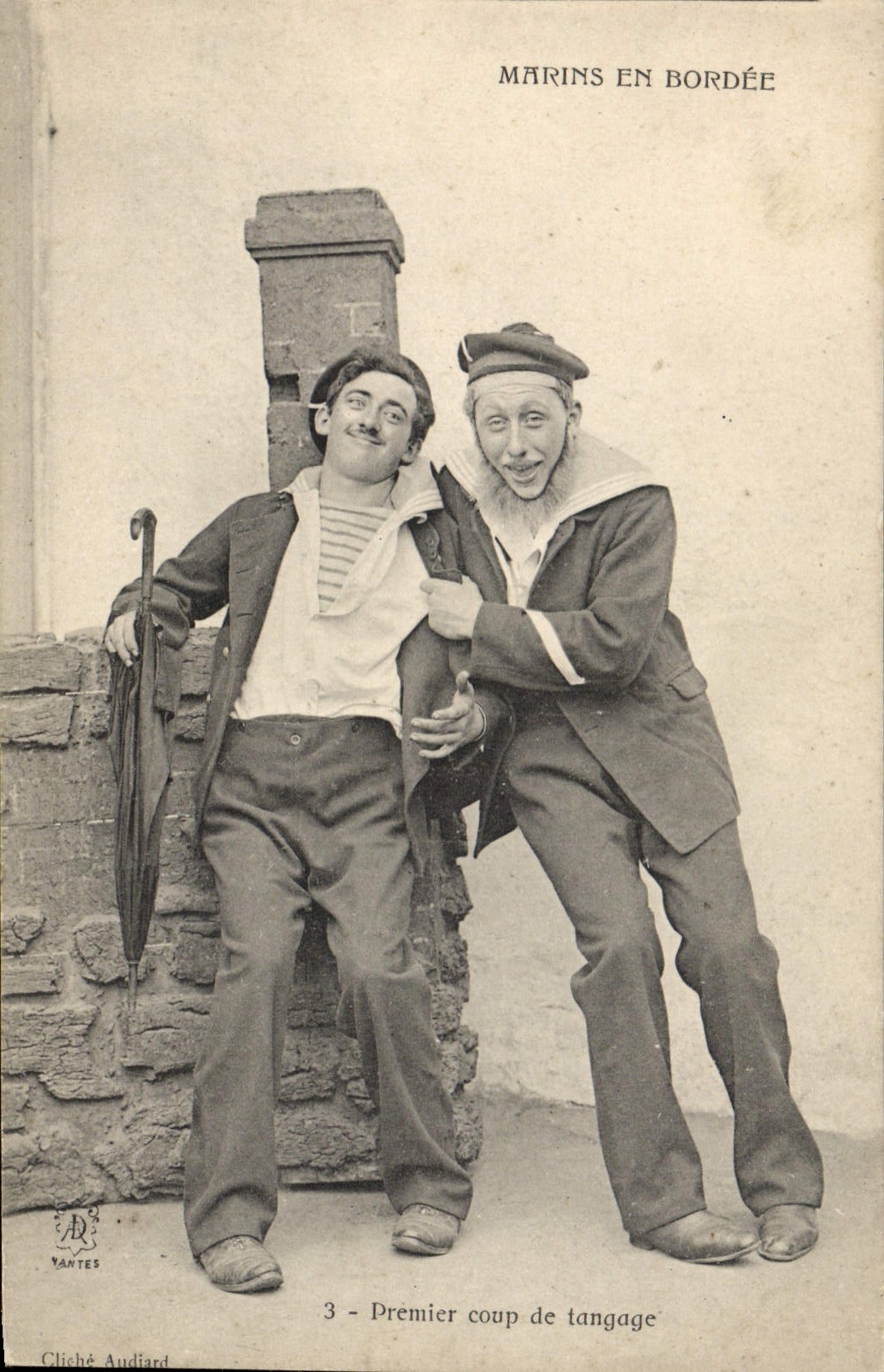 VINTAGE POSTCARD Boat Sailors in broadside First pitch
