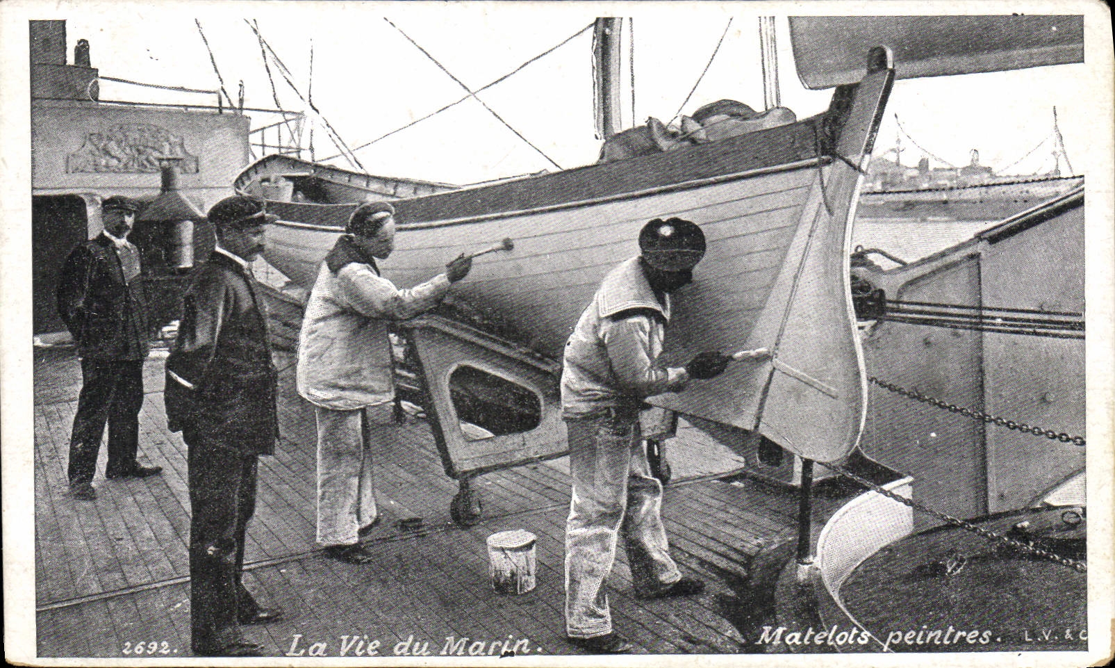 CPA Bateau La vie du marin Matelots peintres