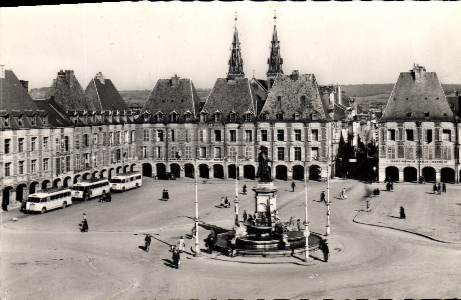 CPM Charleville Place Ducale 