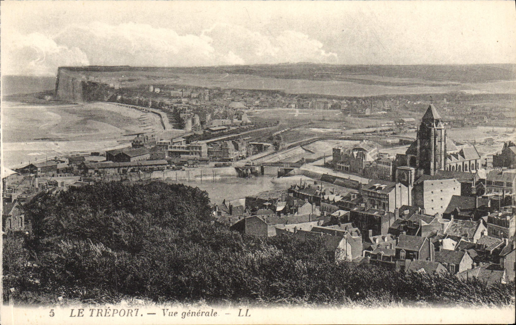 CPA Le Treport Vue Generale
