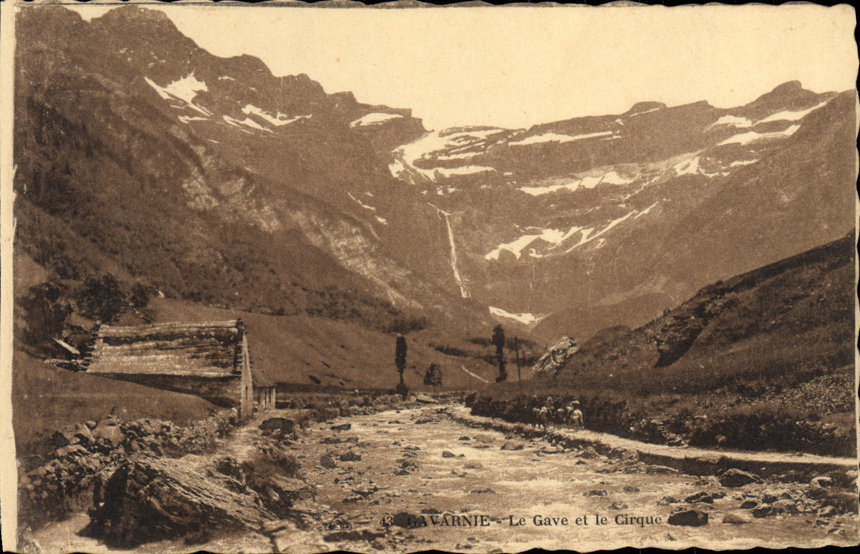 CPA Gavarnie Le Gave Et Le Cirque