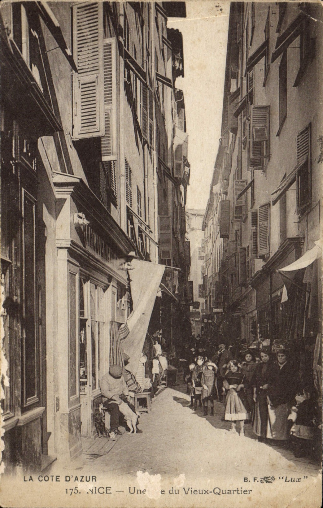 VINTAGE POSTCARD the Dimension Of Nice Azure a street of the Old working