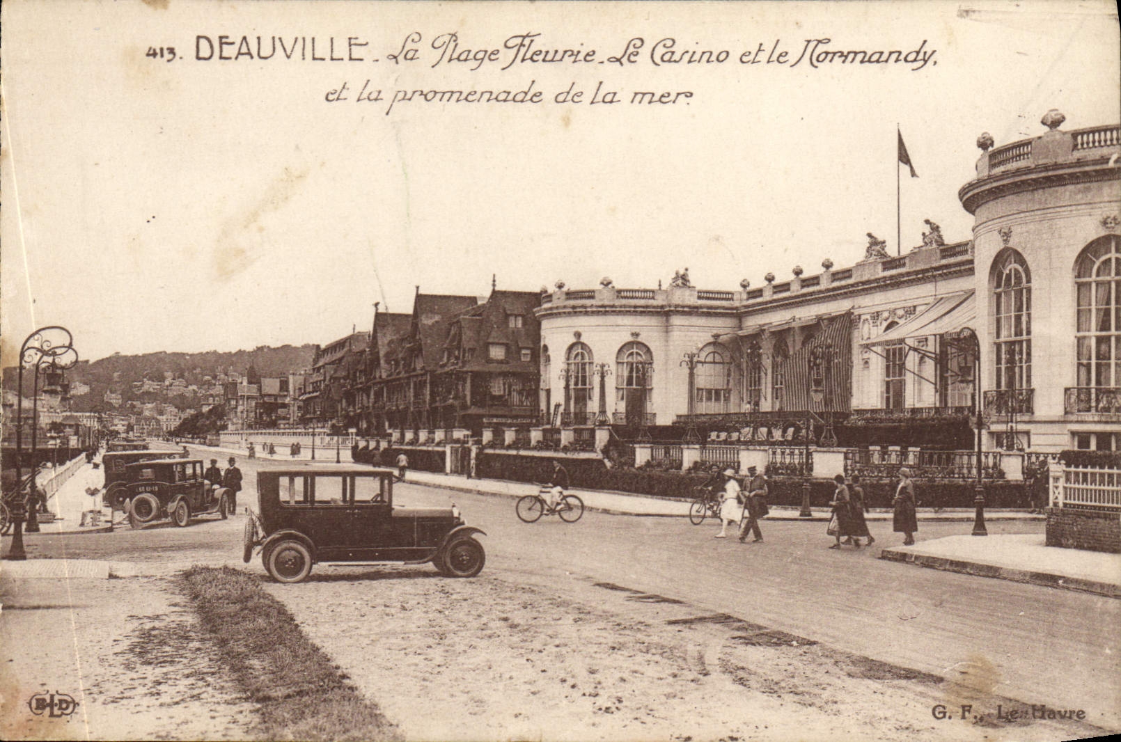 POSTAL Deauville de la VENDIMIA la playa florecida el casino y la Normandía y la caminata del mar