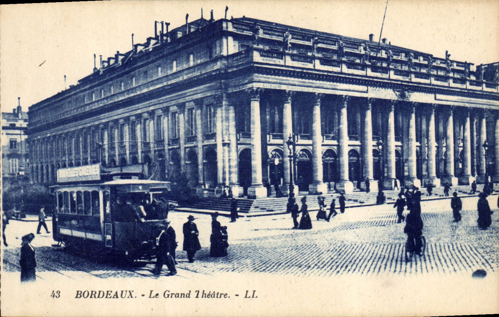 CPA Bordeaux Le Grand Theatre Tramway