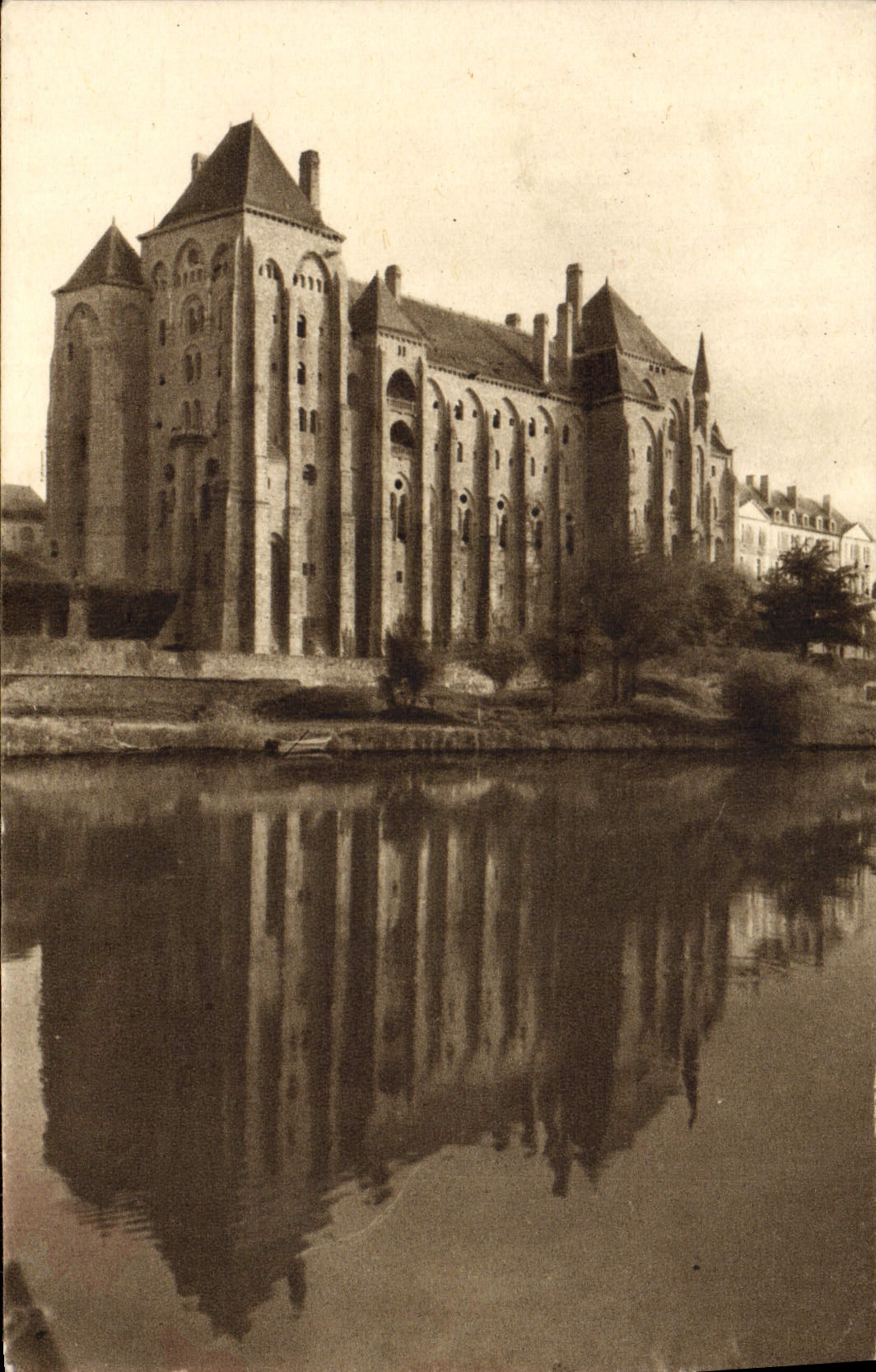 VINTAGE POSTCARD the Abbey Saint Pierre De Solesmes Seen of North East