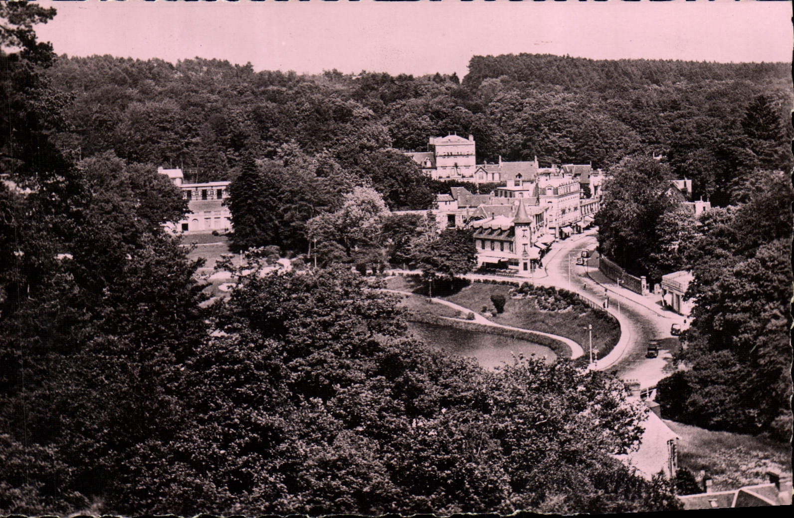 CPM Bagnoles De L'Orne Vue Generale