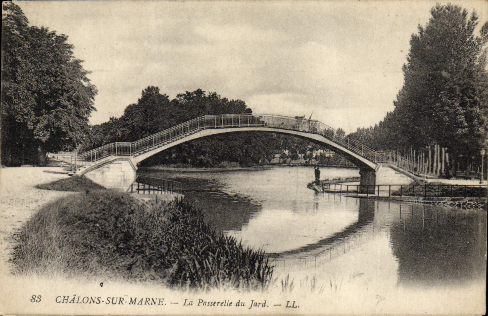 VINTAGE POSTCARD Trawl-nets On the Marne the Footbridge Of Jard