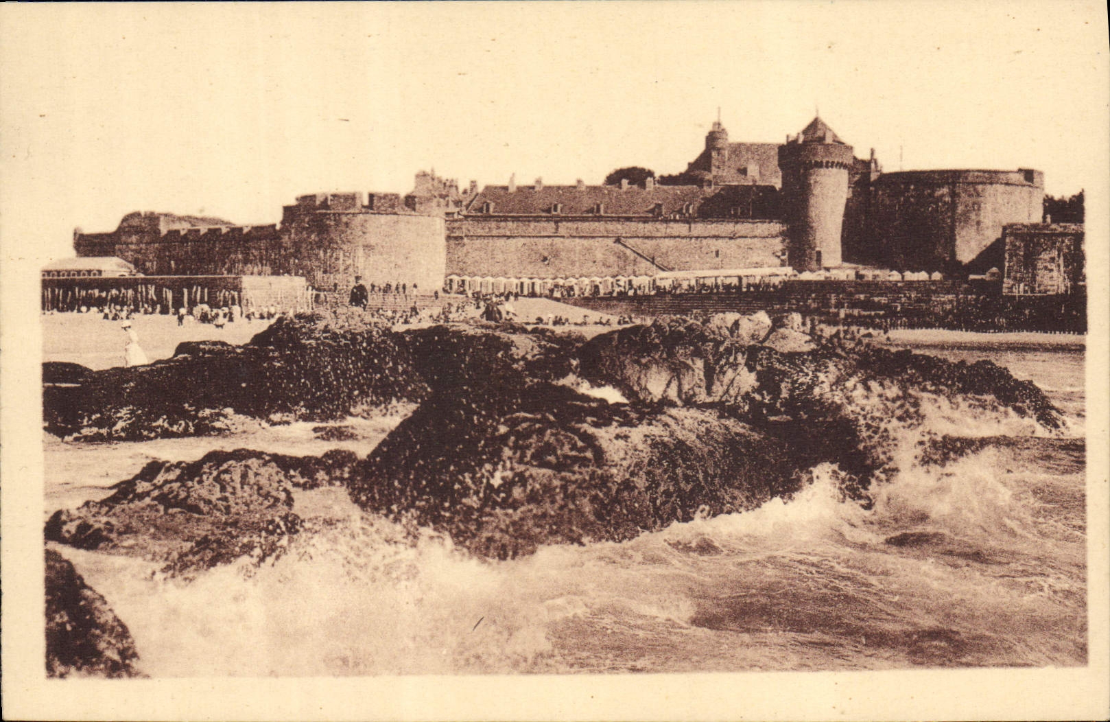 CPA Saint Malo La plage et le chateau