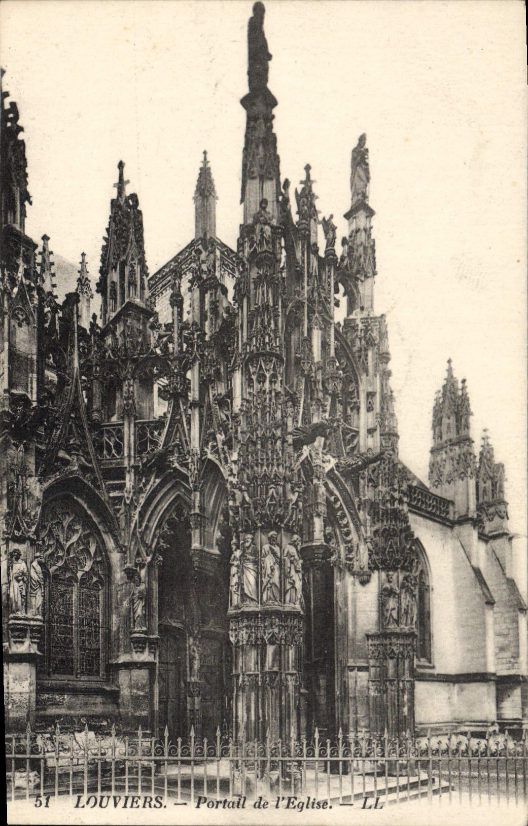 CPA Louviers Portail de L'Eglise
