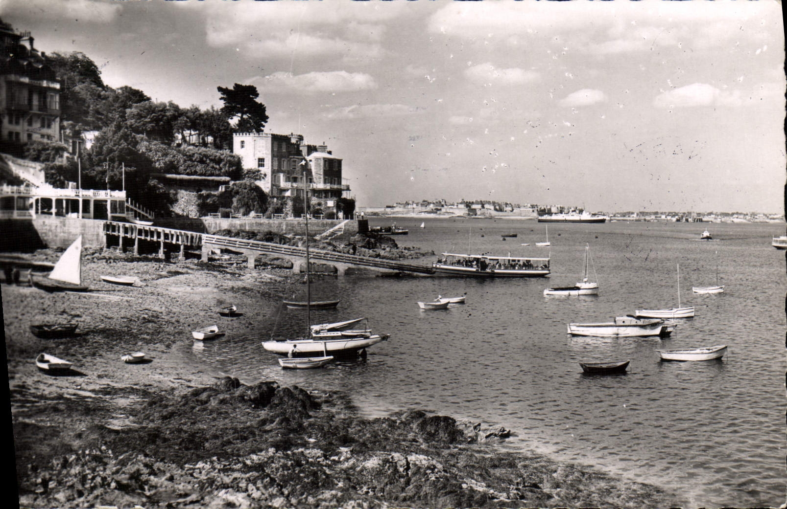 CPM Dinard Embarcadere des Vedettes