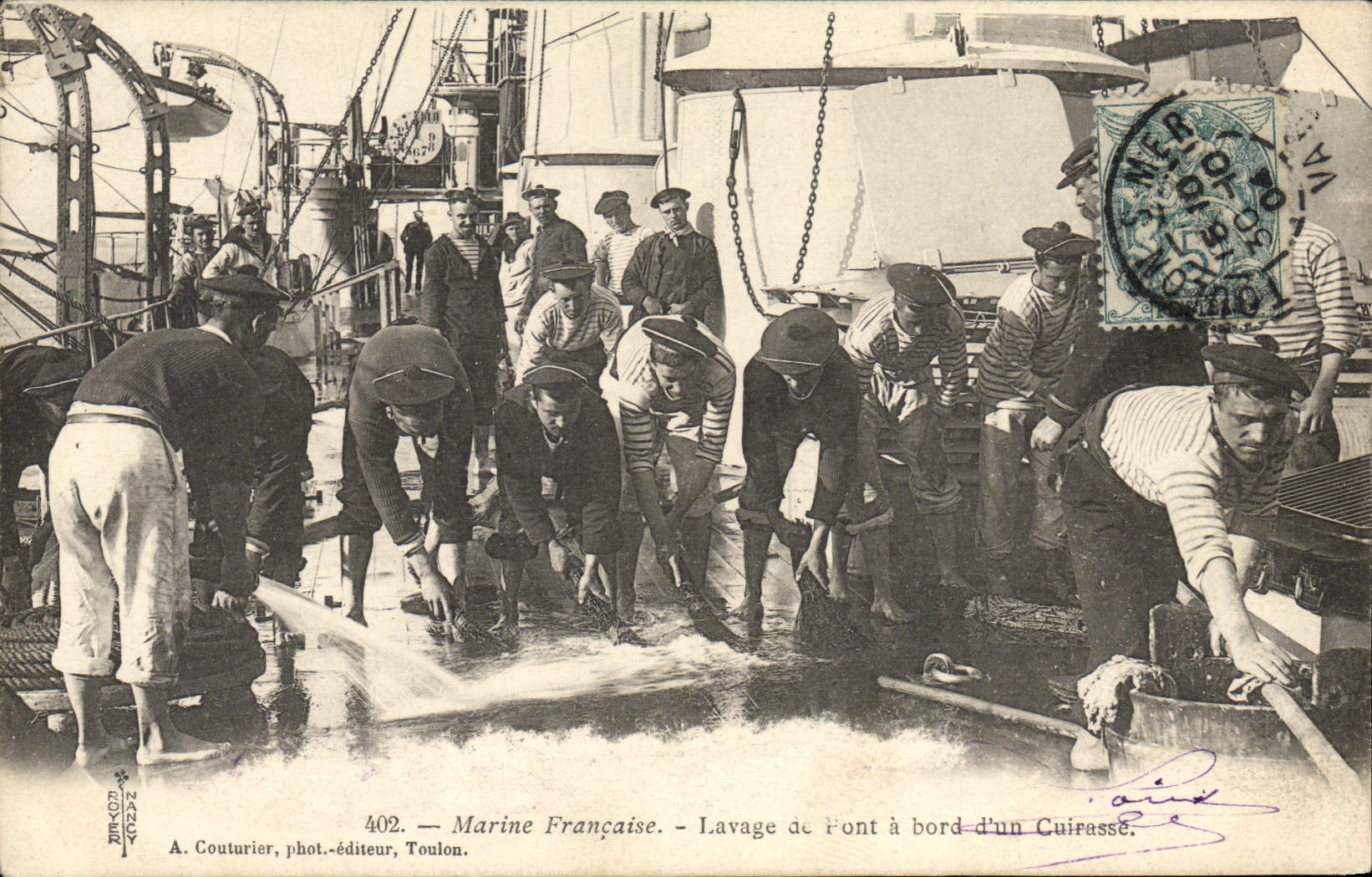 CPA Bateau Lavage de pont a bord d'un cuirasse