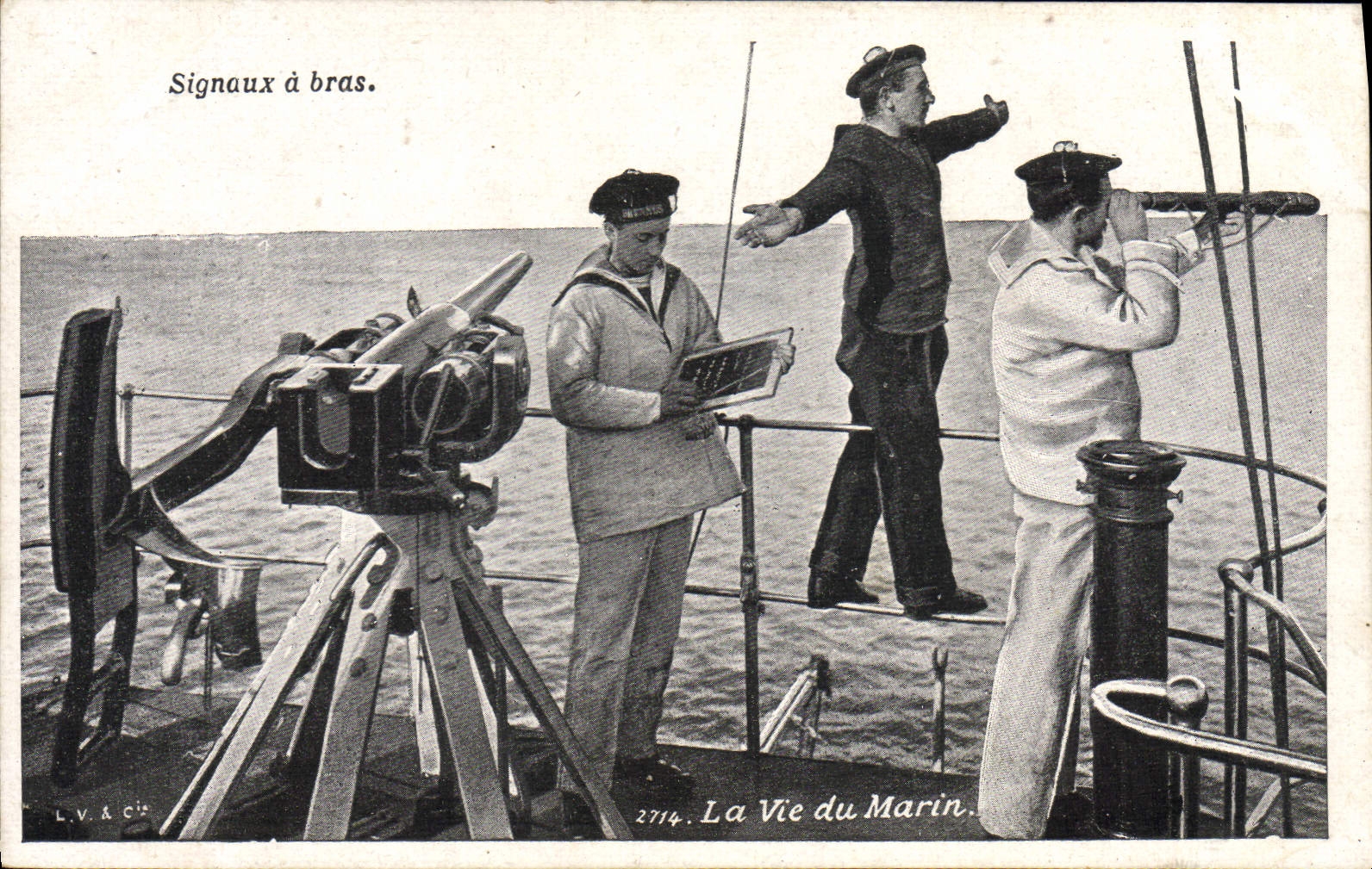 CPA Bateau Signaux a bras La vie du marin