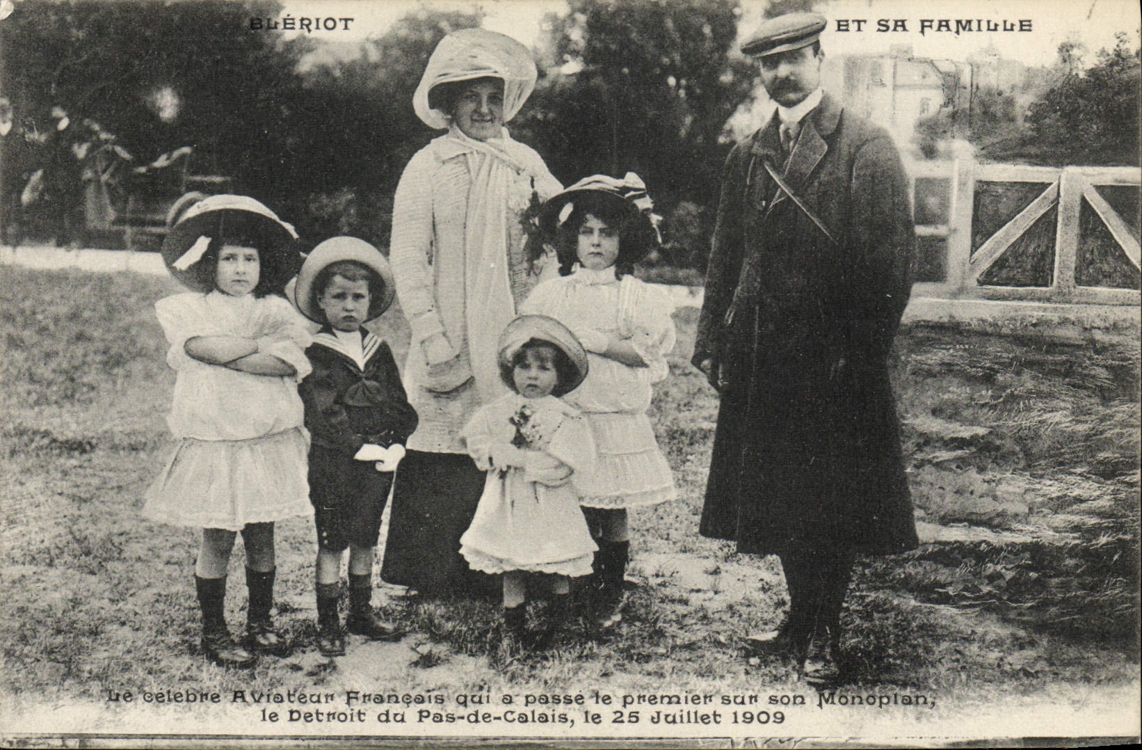 VINTAGE POSTCARD Plane Bleriot Aviation and its family