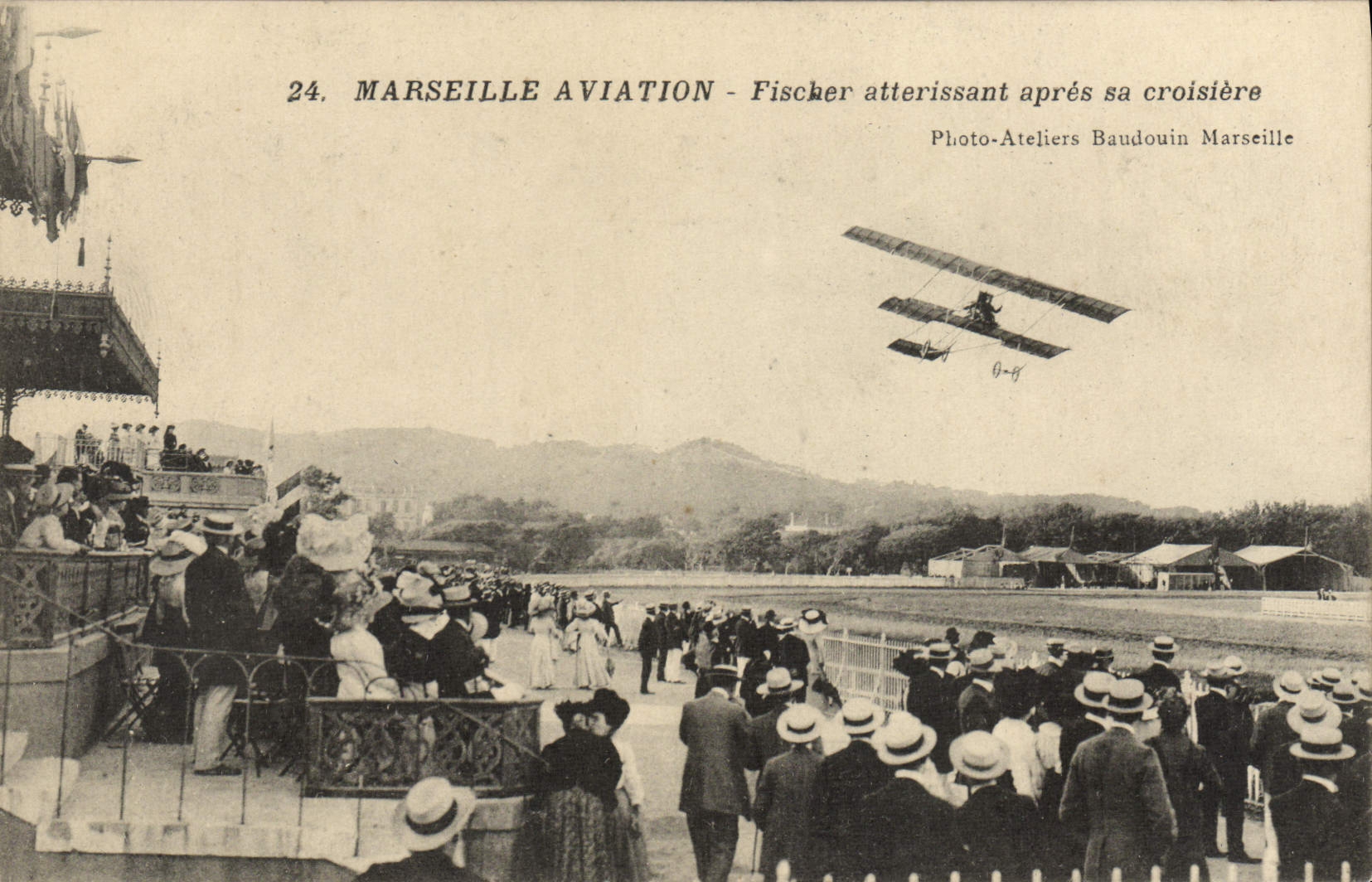 VINTAGE POSTCARD Plane Aviation Marseilles Fischer Aviation atterissant after her cruising