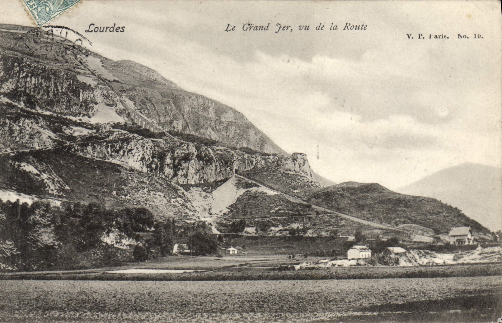 Fet grande pesado de la POSTAL de la VENDIMIA visto del camino