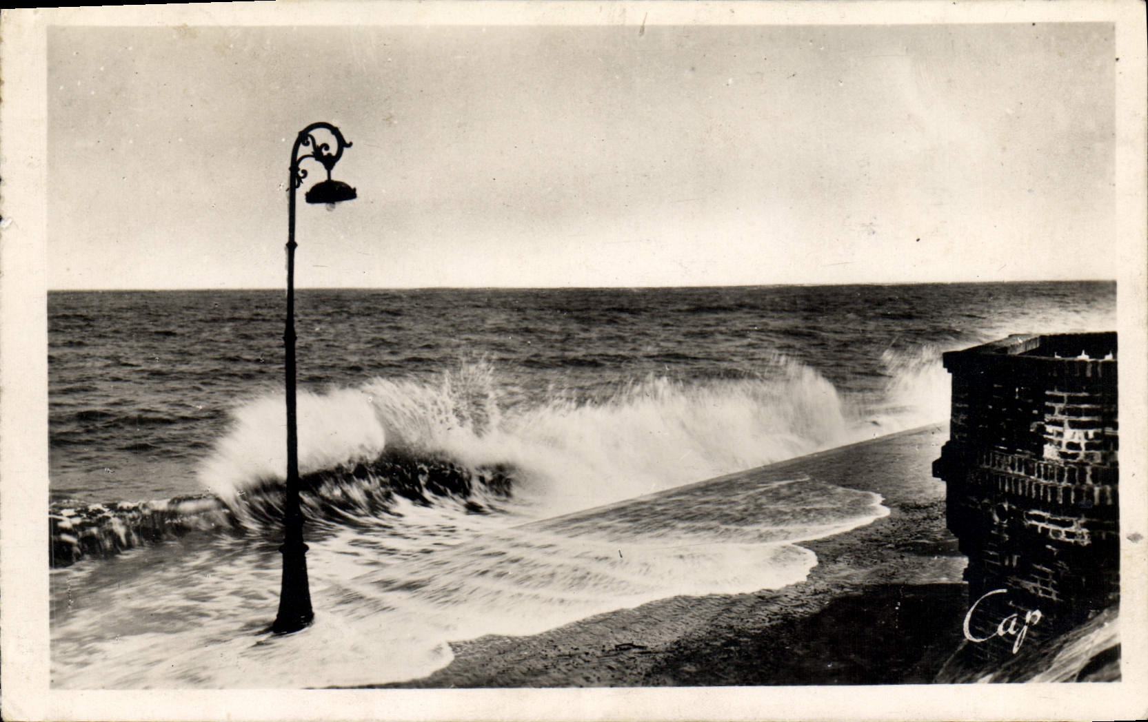 MODERN CARD Houlgate the Dam By Heavy weather